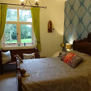 Victorian Gate House Own Bathroom , Solihull United Kingdom